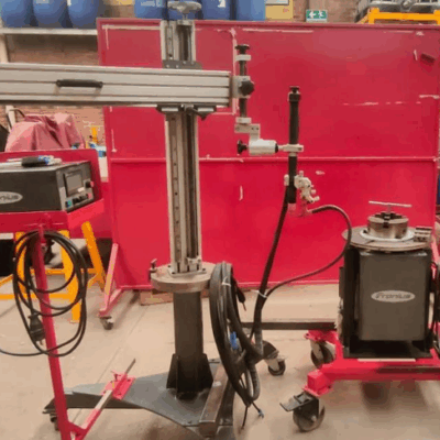 Estación de Soldadura Semi Automática FRONIUS con Mesa Giratoria 150 kg Usada | Grupo Gerigu