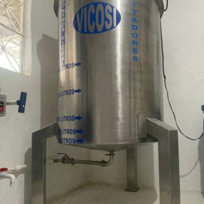 Tanque Agitador de Acero Inoxidable 1000 Litros Marca Vicosi modelo 750 - Grupo Gerigu