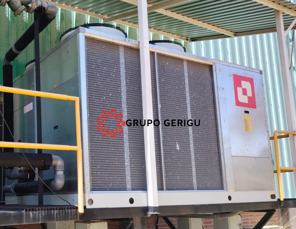 Chiller de 50 toneladas usado en venta marca Climaveneta Mitsubishi modelo FOCS60 /K /0951